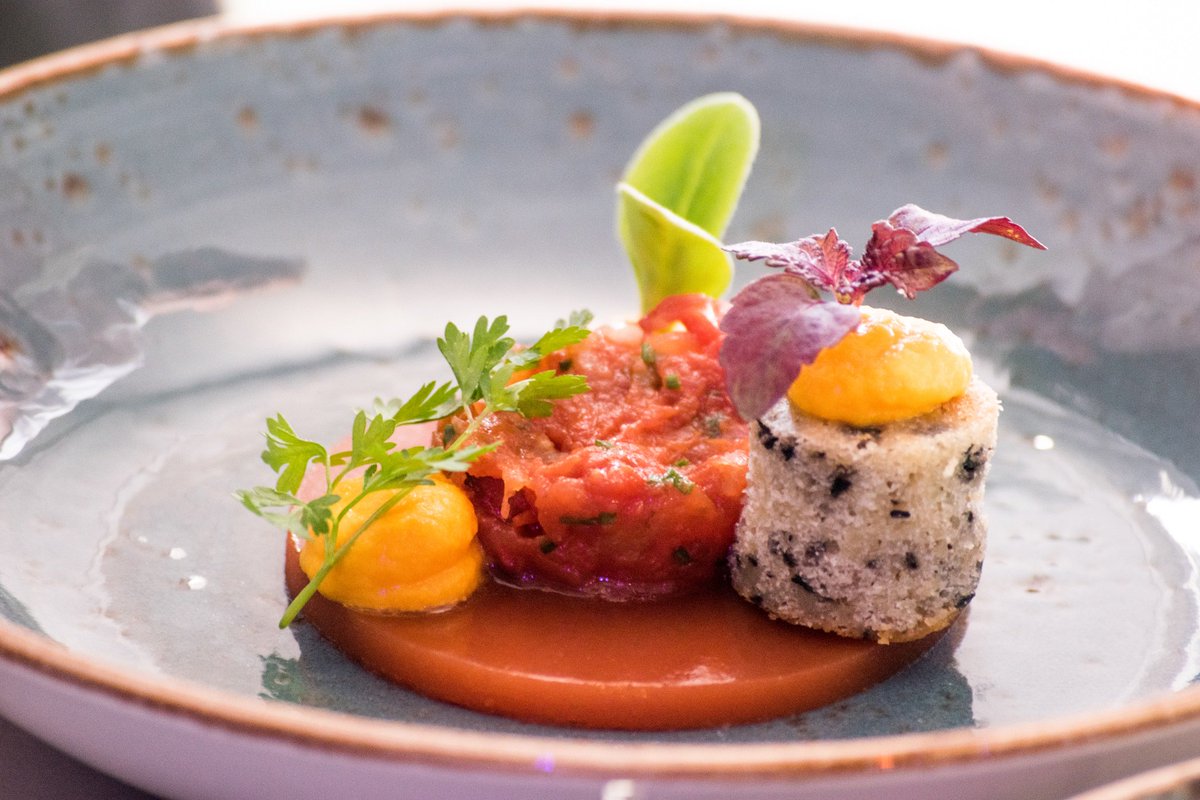 INVINI biedt een nieuwe beleving van gastronomie en evenementen. Bekijk wat we voor u kunnen betekenen op invini.nl!