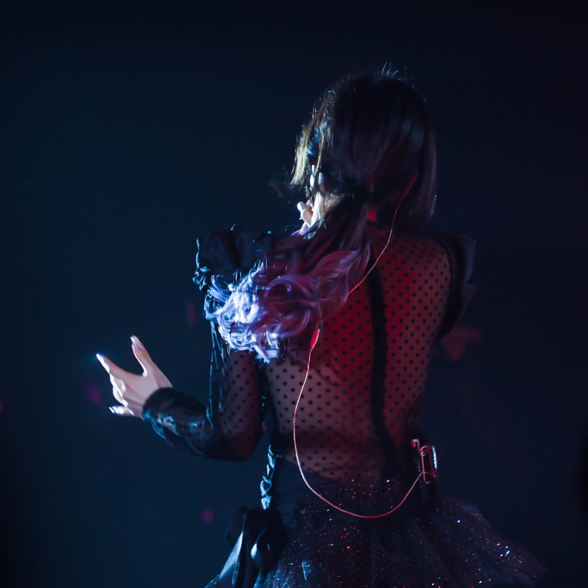 w8snsd's tweet photo. พี่เค้า SO HOT 🔥🔥🔥🔥🔥🔥🔥🔥🔥 มากกกมากกกกกกกกกกกกกกแอร์คอนดิชั่นก็เอาไม่อยู่จุดนี้ #TAEYEON_PERSONAinBKK https://t.co/TzqmbV97Gw