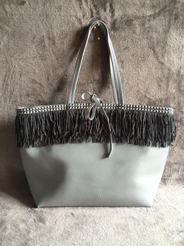 GyMbyPepelu's tweet photo. Nuevos modelos. Nueva temporada. Pedidos: 📩desalecomplementos@gmail.com / #moda #TDSModa #desale
https://t.co/1qY21jANHR https://t.co/P0Pi0zy514