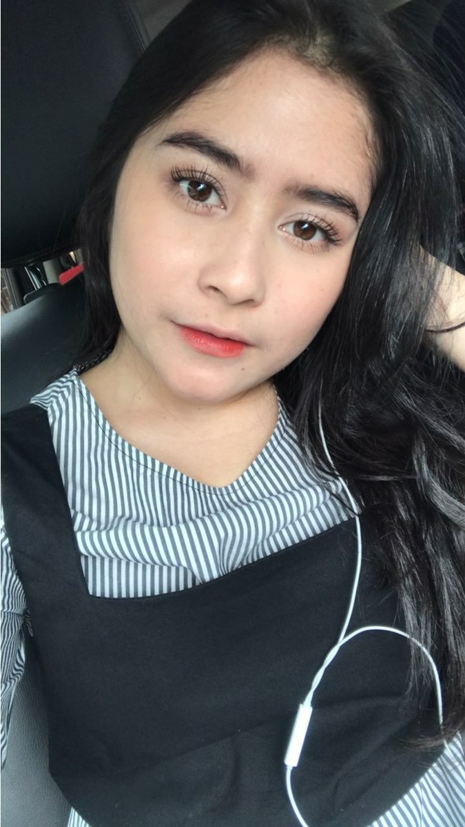 TeamPrillyLtc's tweet photo. Selamat sore❤ wanita bermata indah😙 @PrillyBie https://t.co/6hT54Sqr2g