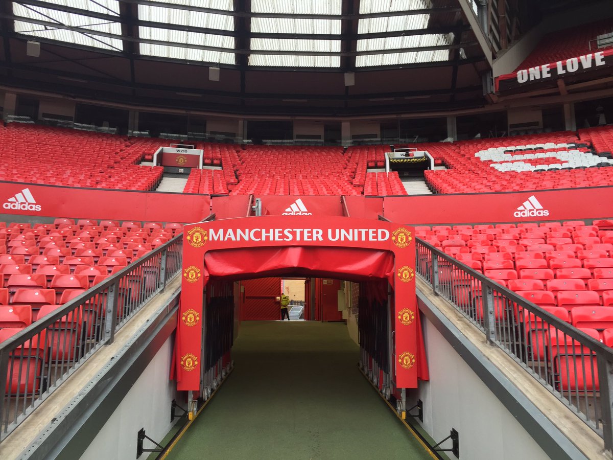 FootballAid's tweet photo. ⚽️ The team are ready to go for our @ManUtd match at Old Trafford. Playing conditions are perfect &amp; we're all set for a fantastic day! https://t.co/y6tngsmd3R