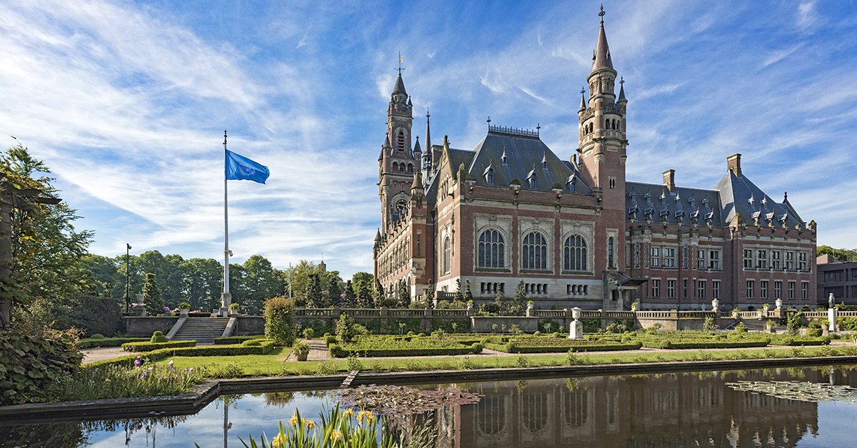 Wist je dat je elke dinsdag een rondleiding kunt volgen door de historische tuin van het Vredespaleis? denhaag.com/nl/event/44576…