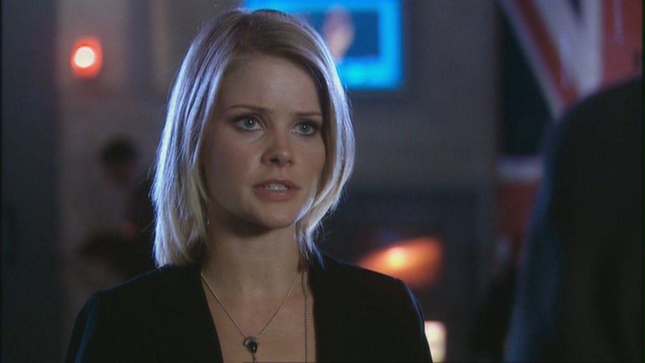 Happy Birthday to Anita Briem who played Sally Jacobs in The Christmas Invasion. 