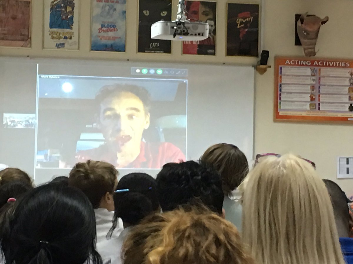 Sir Mark Rylance: The best actors are 'present' and better when they're working together and without ego. #lesson @isgdbgs <a href="/ISGDistrict/">ISG District</a>