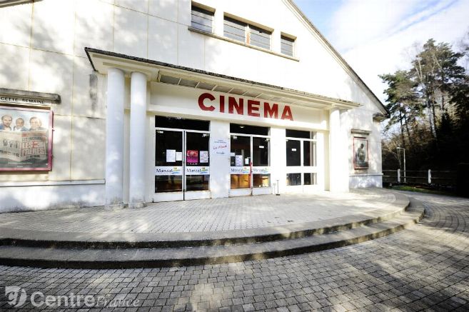 lamontagne_fr's tweet photo. #PuydeDome Un homme condamné à quatre mois de prison pour un vol au cinéma La Viouze aux #Ancizes https://t.co/urO79XfoG0 https://t.co/8Qx32WxvNn