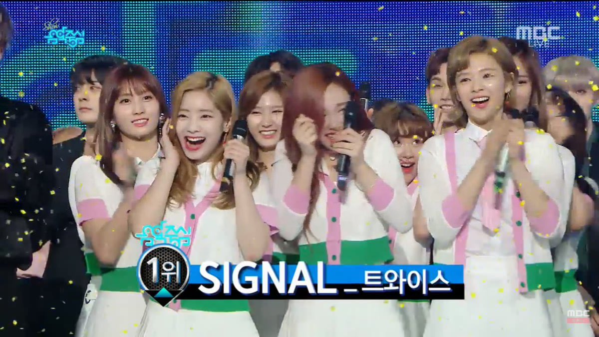 tuwileigh's tweet photo. Congrats TWICE for winning Music Core today !!! 🎉😍🙌

#signal4thwin @JYPETWICE -koreaboo https://t.co/P6iTFaykTs