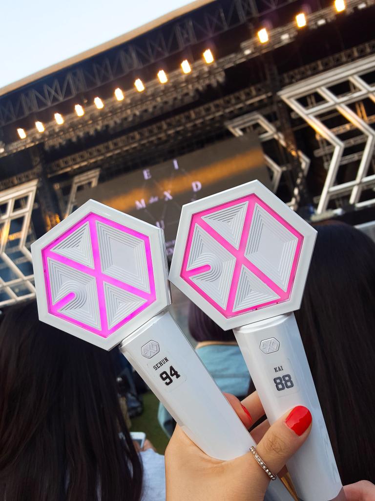 glamoursehun's tweet photo. CAN'T WAIT FOR OUR COLORFUL OCEAN TO SLAY JAMSIL STADIUM.

(pic cr. to owners)
#EXOrDIUMdotinSeoul https://t.co/S3PbdgfrJQ