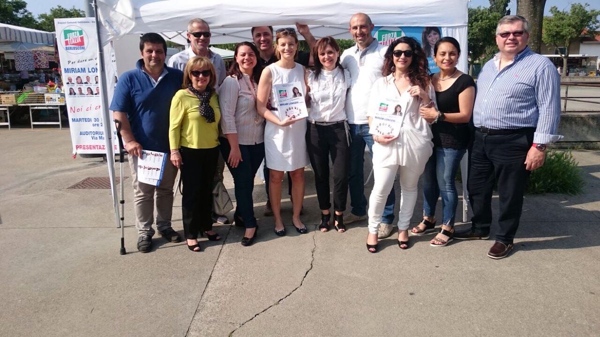 comilara's tweet photo. Continua il tour di supporto ai nostri candidati di @forza_italia: oggi al mercato di Gerenzano con la candidata sindaca Miriam Longeri! https://t.co/6jqodsj91p