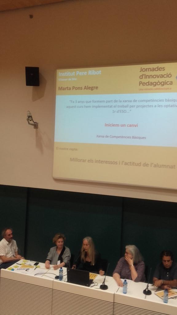 xarxaCb's tweet photo. Marta Pons @InsPereRibot explica com s'ha avançat amb #xarxacb Els #projectes com a manera de motivar + l'alumnat i dur canvis de rol profs https://t.co/JAlq5NGMcK