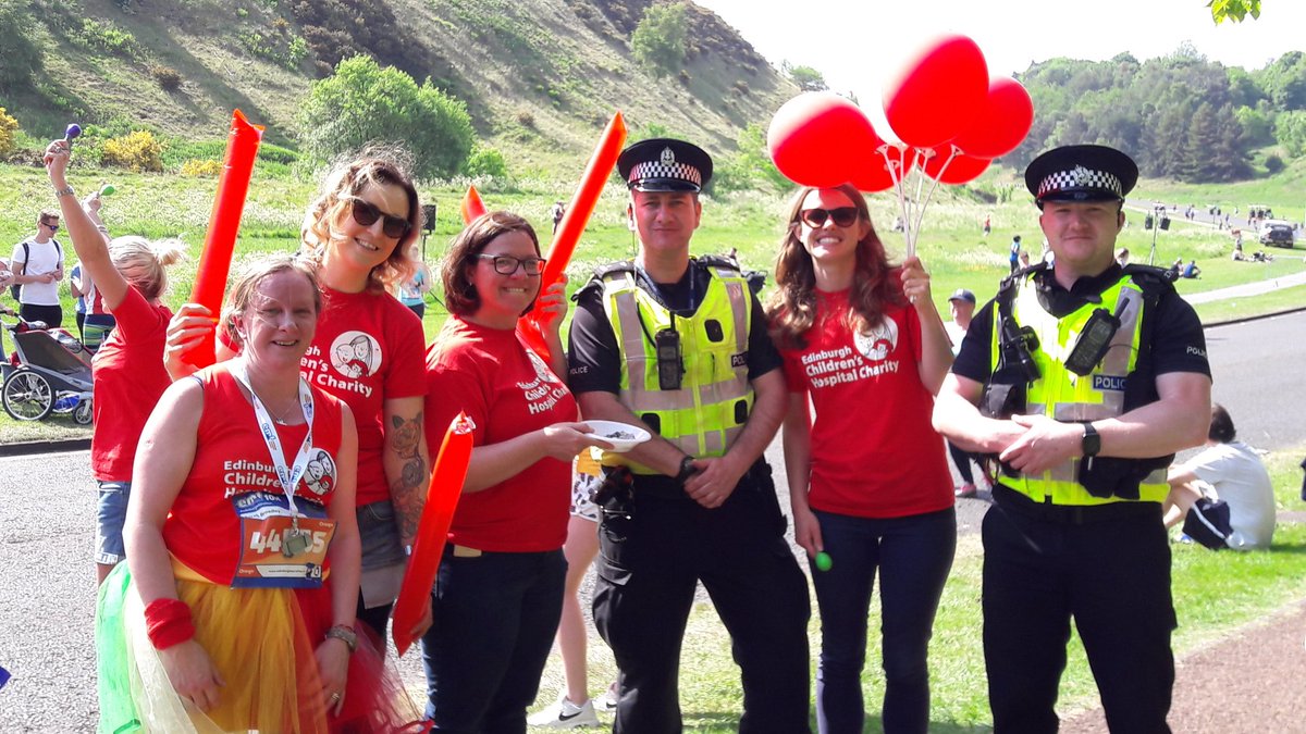 PSOSEdinburgh's tweet image. Support teams &amp;amp; runners are all looking fabulous &amp;amp; keeping motivation at its peak! #EMF2017 #WeAreHereForYou