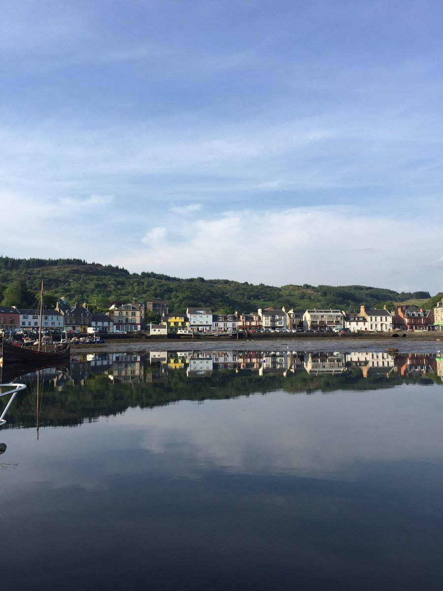 ScottishSeries's tweet photo. Early morning sunshine for @tarbertharbour this morning what looks like a good day with a mixed afternoon #scottishseries17 https://t.co/4v4tedEU7H