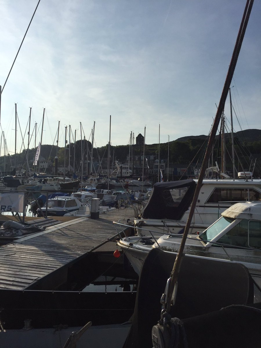 Early morning sunshine for <a href="/tarbertharbour/">Tarbert Harbour</a> this morning what looks like a good day with a mixed afternoon #scottishseries17