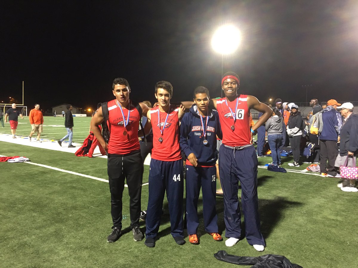 pghsxc's tweet photo. So proud of this 4x400 just qualified for state with a school record time of 3:20.75. One of the closest finish I have ever seen. https://t.co/uewiAPgJEU