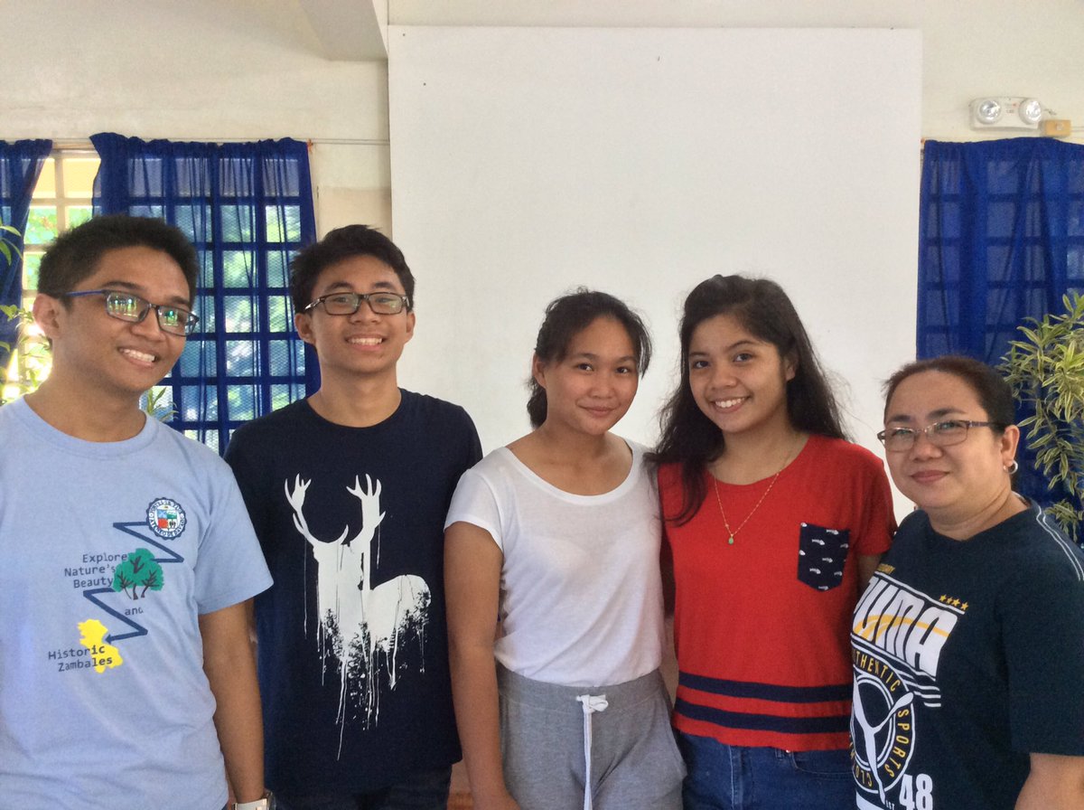 asecofficial24's tweet photo. Chancy Corinth Chavez (COMELEC Chairperson) & Liam Nicko Añonuevo (ASEC Volunteers Committee Chairperson) w/ the ASEC Pres. & Mods. #asec18 https://t.co/7ONEsMTGen