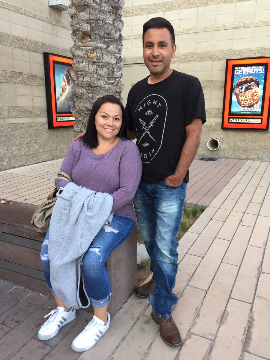 marcieamaro's tweet photo. #PiratesoftheCaribbean was amazing! The whole fam came out! #amaroadventures #blessed #family #summer17 https://t.co/37xF2kLHqZ