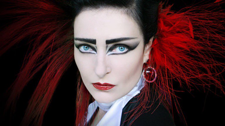 Happy birthday Siouxie Sioux who was born in 57  