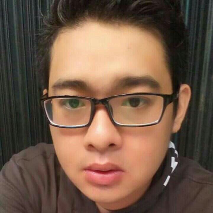 ayysri's tweet photo. ✨😎Santai bersama-sama. Temukan semua keseruan disini #liveme AVA VIRTUE (GESREK) : https://t.co/wFREYXdllG https://t.co/aeiQrNhi3T