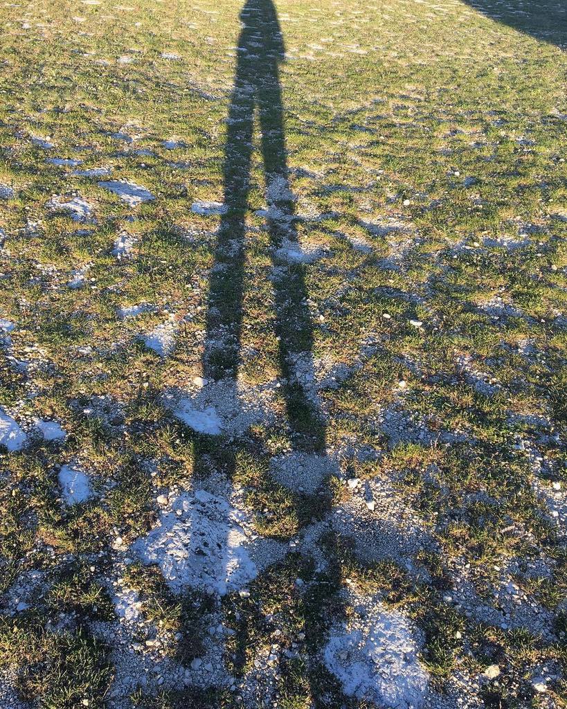 lasocialvalpo's tweet photo. Pensavo che la cosa più bella del mondo dovesse essere l’ombra.
(Sylvia Plath) #ombre #shadow #roccacalascio #laqu… https://t.co/w8LcqEknvS https://t.co/p9T9VMgFJV