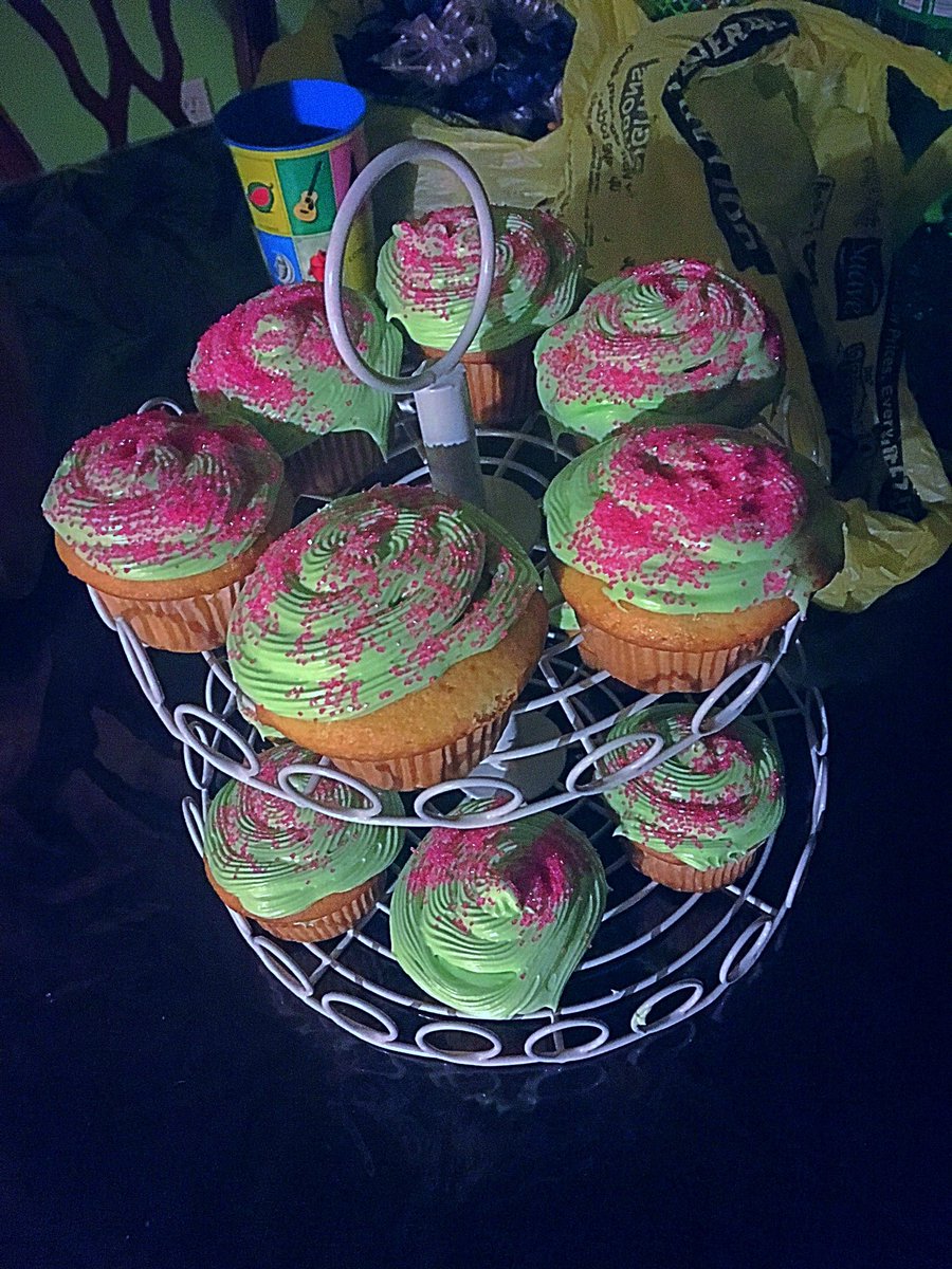 geannittimarie's tweet photo. Bf is out playing poker & I'm @BettyCrocker making my 1st batch ever of cupcakes for him! ๐โค & saved him some Lasagnaโค@ig1989 #checkdemout https://t.co/NopuDQJqUZ