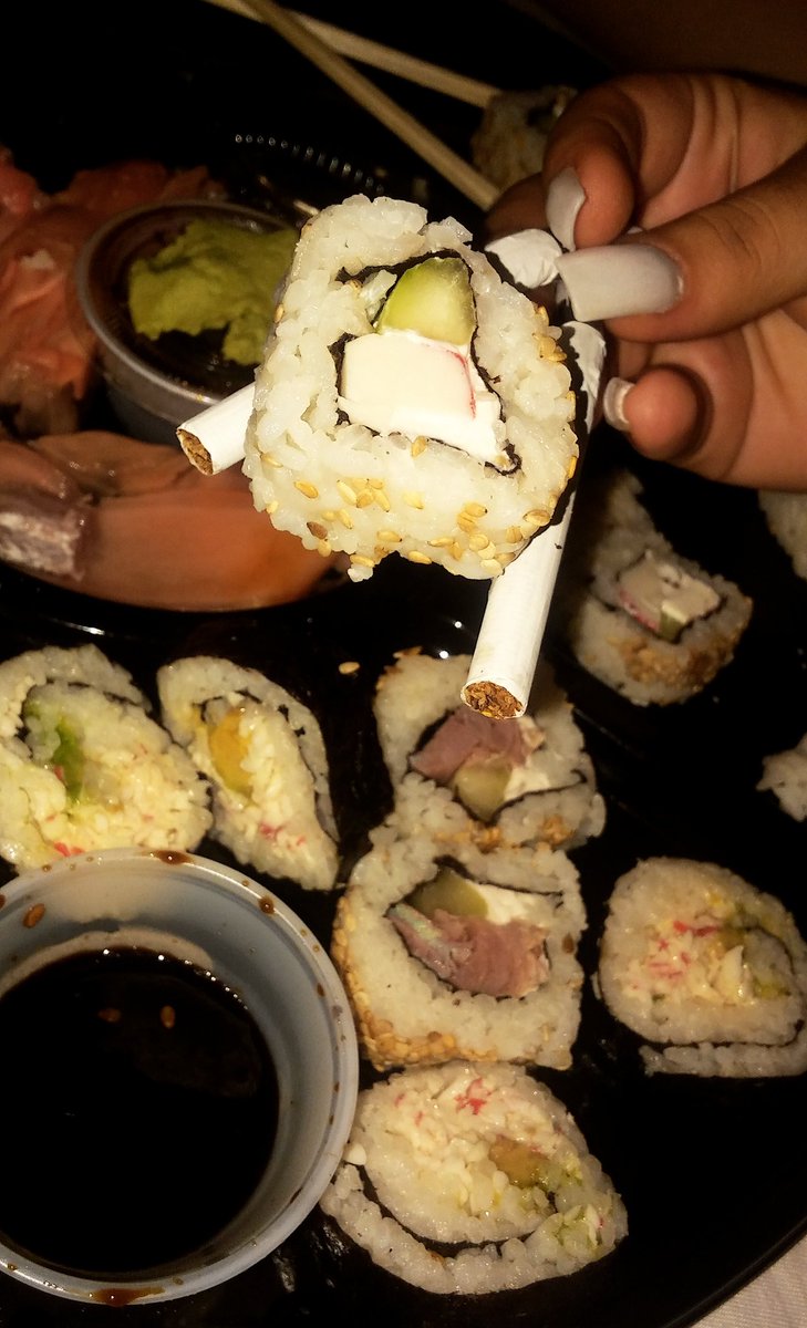 _AmandaPalacios's tweet photo. #night #sushi #cerdeando https://t.co/NeMfjbkBLC