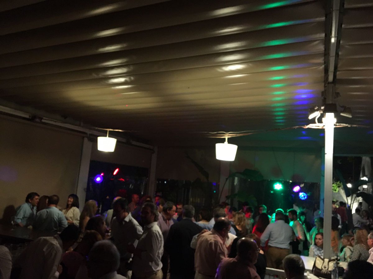 CurielPalma's tweet photo. Gracias a todo el equipo de @juanbuenopp por hacernos pasar una noche ¡divertidísima! en las @GrupoLaRaza #LaRaza
¡Gracias!

#DJKOSTAL https://t.co/Sd3xf4gB7m