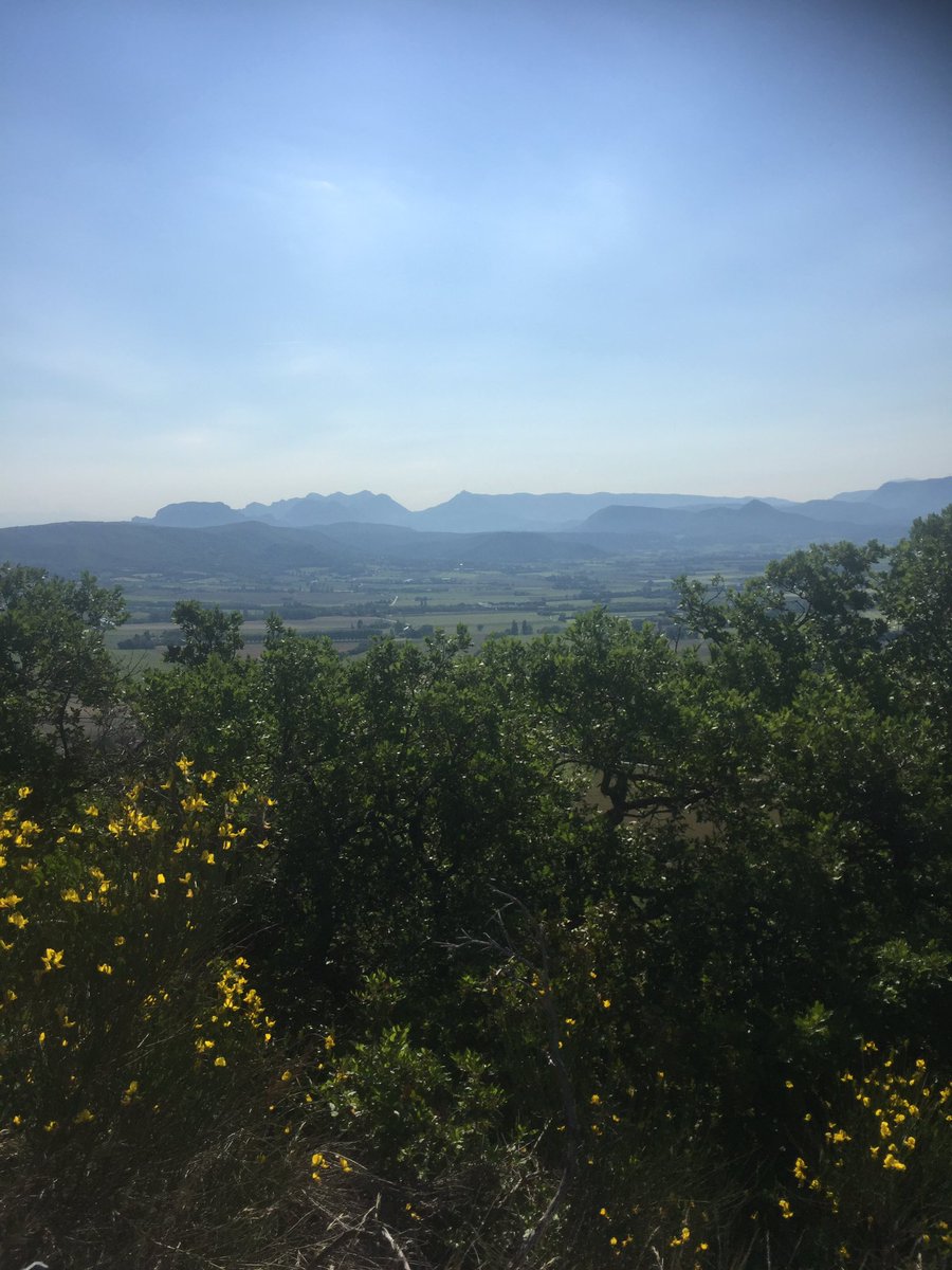 boucles_classic's tweet photo. Il n'y a pas que fin février que les paysages de #Drôme-#Ardèche sont beaux et les routes et le climat au top pour le cyclisme! #BDA17 https://t.co/ZfX39ineaI