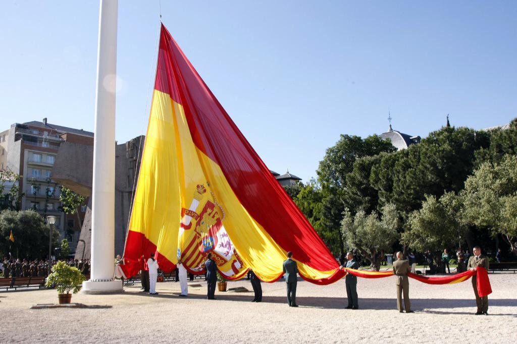 AlphaXXXVI's tweet photo. Todos mis respetos para las Fuerzas Armadas, defensores de nuestra patria. ¡Viva España!

#DiaDeLasFuerzasArmadas 
#FelizSábado https://t.co/ym9S6bUzwy
