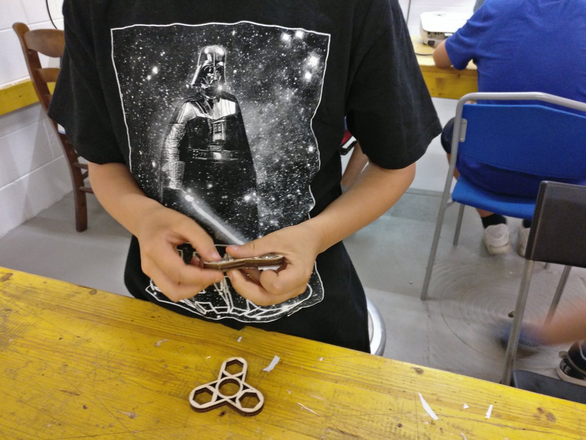 wemakecc's tweet photo. Non comprare il tuo spinner! Fattelo al @Fablabtorino con Djibril Gomba!¡! #ToMMF2017 https://t.co/RGi6zKmQeS