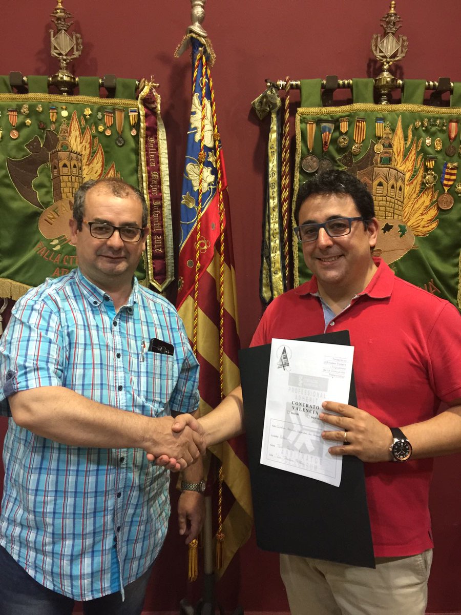FallaCrtaEscriv's tweet photo. Ja tenim #ArtistesFallers per a les #Falles2018 !Toni Ramos i Jose Luis Cardells faran els monuments infantil i major! Gràcies als dos! https://t.co/6Y54ht8NNz