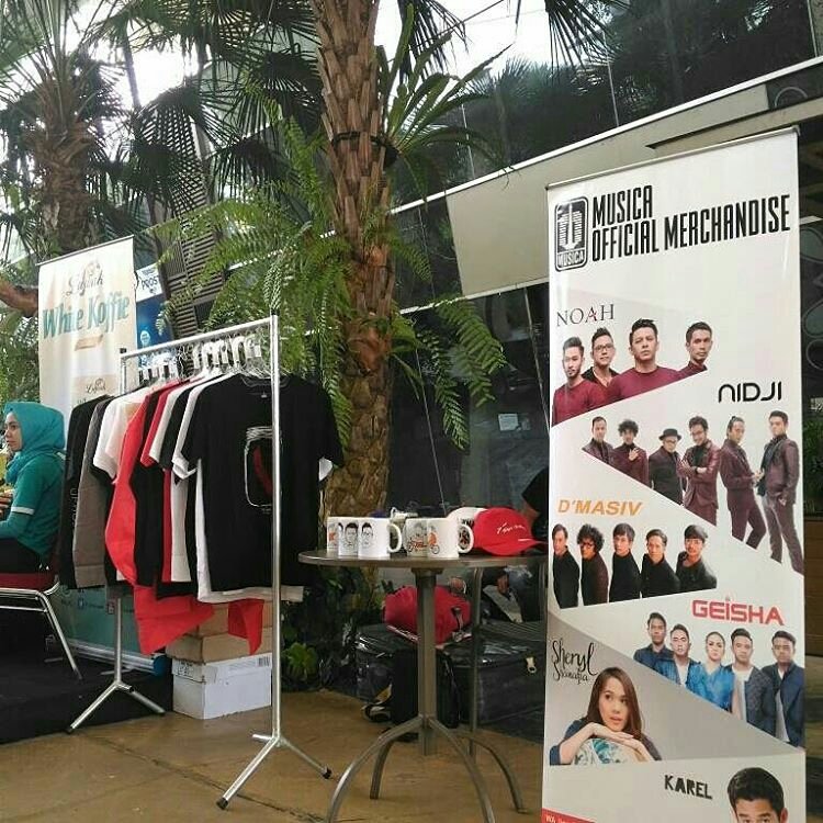 MusicaMerch's tweet image. Hallo... Malem ini jangan sampai kelewatan y acara Salam Ramadhan 2017, @MusicaMerch jg buka booth jgn lupa mampir y