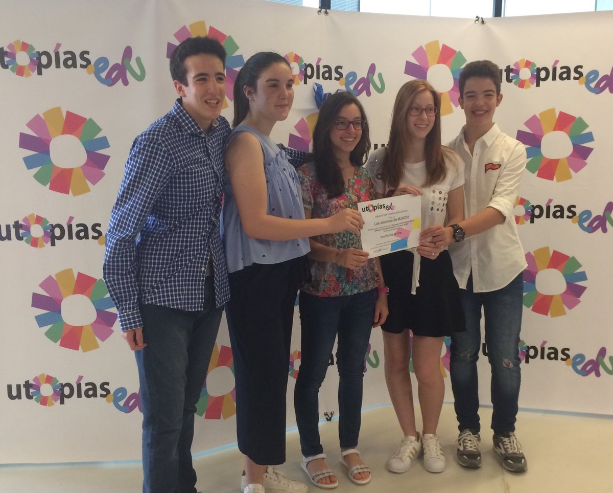 HistoriadeCine's tweet photo. Nuestros alumnos han presentado el proyecto en #UTOPÍAS17. ¡Gran experiencia! Muchas gracias a todos 👏👏 https://t.co/DYEOEkoHSV