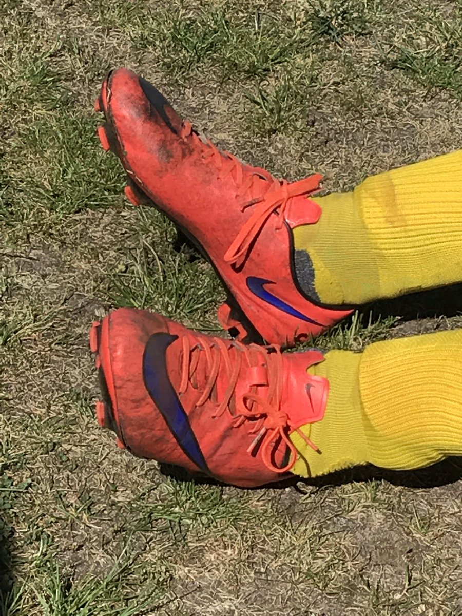 Majasa72's tweet photo. @jovlille #huizengooimeercup  de U13 maken hun favorietenrol waar met knap en gebeten voetbal.. 2-2, hadden meer verdiend! https://t.co/ScxclVdwAz