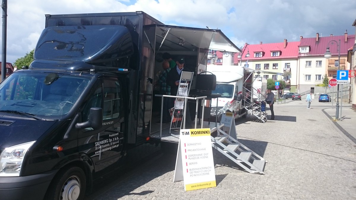 TomekZoladz's tweet photo. Dziś @TimKominki na rynku w Trzebini.  Wystawa urządzeń grzewczych.  Zapraszamy do godziny 13.00 na rynek. https://t.co/AL5NVg2C0c
