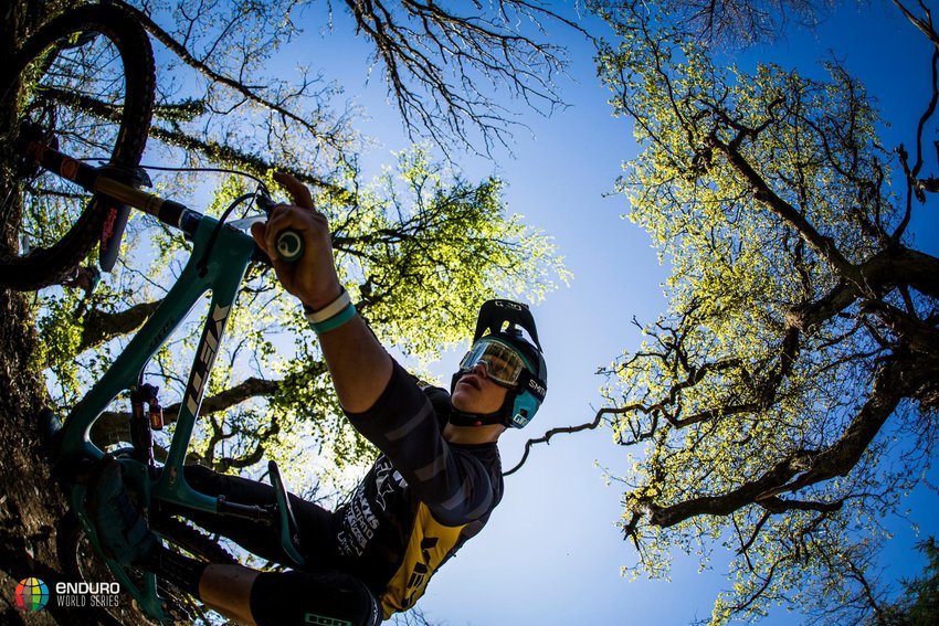 It's <a href="/EmeraldEnduro/">Emerald Enduro</a> weekend!! Best of luck to everyone competing! 💪 🚵 #EWS #EmeraldEnduro