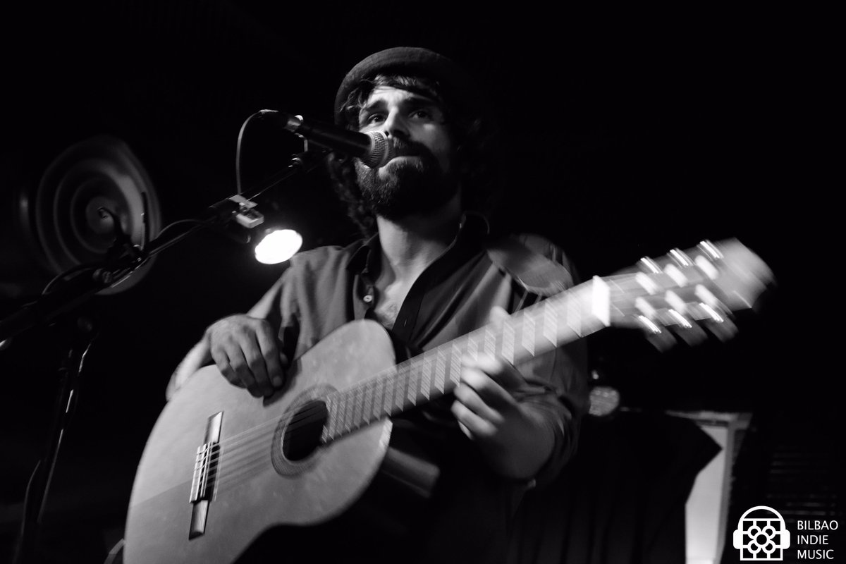 bilbao_indie's tweet photo. Ayer en la sala #Azkena de #Bilbao con #LoreleiGreen y @SntiGuzman
https://t.co/ZTrI3U605g https://t.co/wHD6VSUmeA