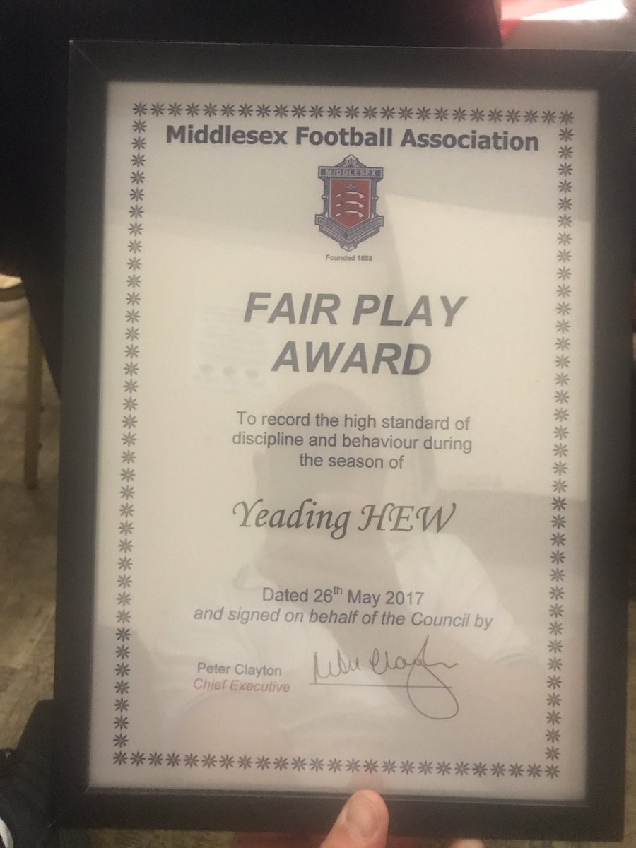 Well done Yeading HEW U14's on winning this award <a href="/middxfa/">Middlesex FA ⚽️</a> #MFAawards
