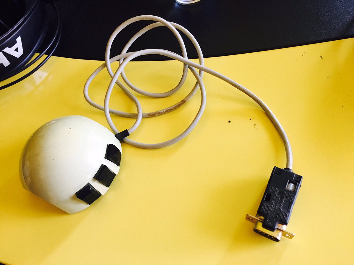 Point Barre (@point_barre_c3) on Twitter photo Une authentique souris de Smaky dans notre studio! Le <a href="/museebolo/">Musée Bolo</a> est en danger! Les détails avec <a href="/yvesbolo/">Yves Bolognini</a> #GoBolo Une authentique souris de Smaky dans notre studio! Le <a href="/museebolo/">Musée Bolo</a> est en danger! Les détails avec <a href="/yvesbolo/">Yves Bolognini</a> #GoBolo