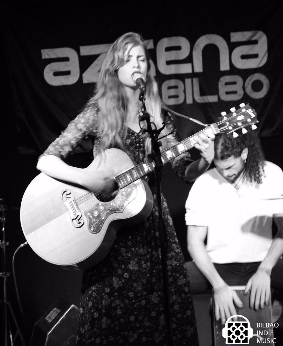 bilbao_indie's tweet photo. Ayer en la sala #Azkena de #Bilbao con #LoreleiGreen y @SntiGuzman
https://t.co/ZTrI3U605g https://t.co/wHD6VSUmeA