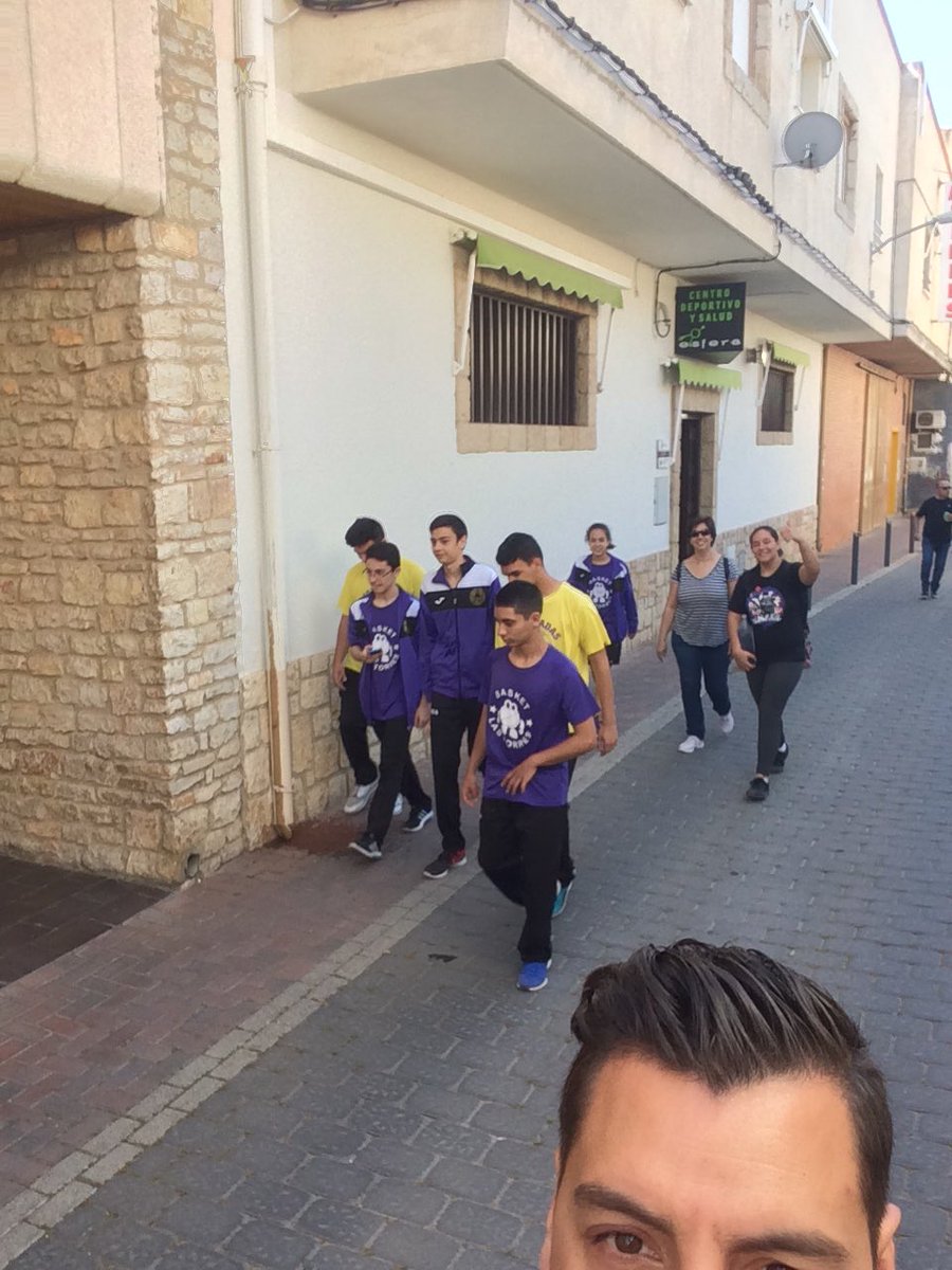 s_cano15's tweet photo. Ya estamos en la roda torneo @basketcplaroda @BasketLasTorres https://t.co/dnTNonbU4s