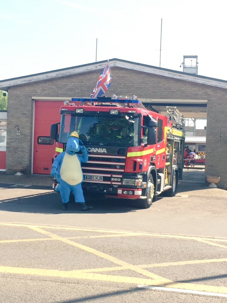 Dennis is having a lovely time at Hunstanton station.  He loves meeting new people so come say hi! 🚒🐲