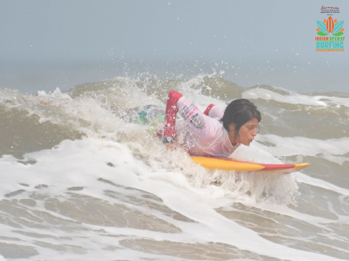 iosurfing's tweet photo. Here's some action from the Women's Heats!
#IOSurfing2017 https://t.co/uXAD1S5BAT