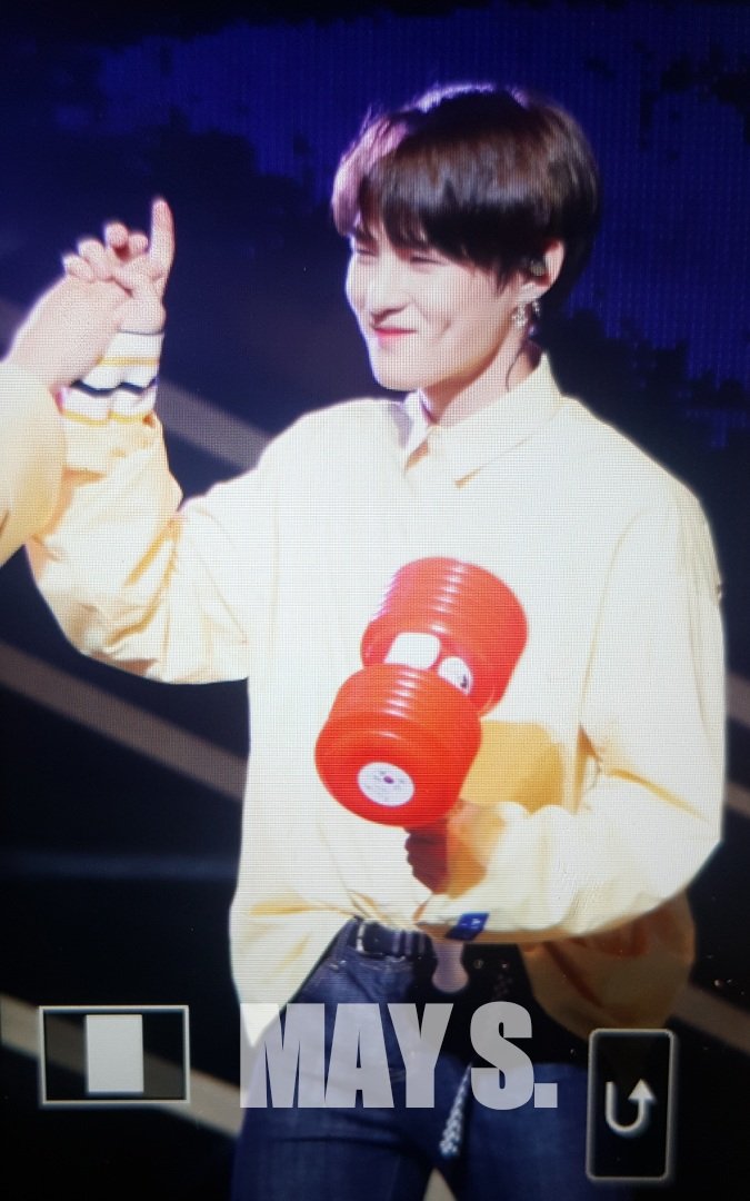 19960504net's tweet photo. 170527 팬미팅

ㅅㅏ랑ㅇㅏ..............

#VICTON #빅톤 #임세준 #세준 #SEJUN @VICTON1109 https://t.co/CP82NQrULj
