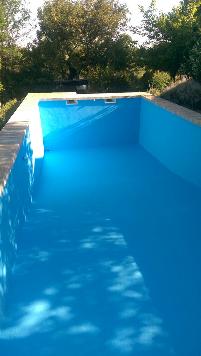 LLIRMAT's tweet photo. Trabajo terminado, pintura piscina #blatem, piscina preparada #preparandopiscinas #pinturapiscinas #pinturablatem #suinistresllirmat https://t.co/gsJqFUR6BW