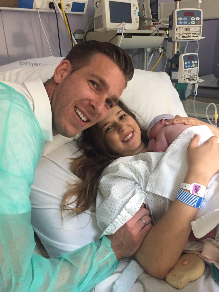 AdriSanMiguel's tweet photo. Ya somos 4//We are already 4👨‍👩‍👦‍👦❤️ #babyEric #littleEnzo #mummy #daddy 😍 https://t.co/IPoeKU1NJt
