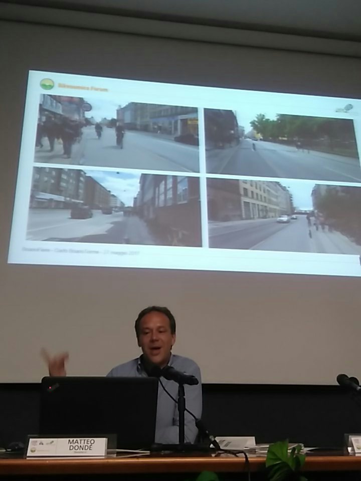 bikenomistcom's tweet photo. Sapete perché a Copenhagen sono riusciti a fare spazio alle biciclette?  Perché hanno tolto spazio alla sosta auto. #bikenomicsForum https://t.co/x8saRngVjI