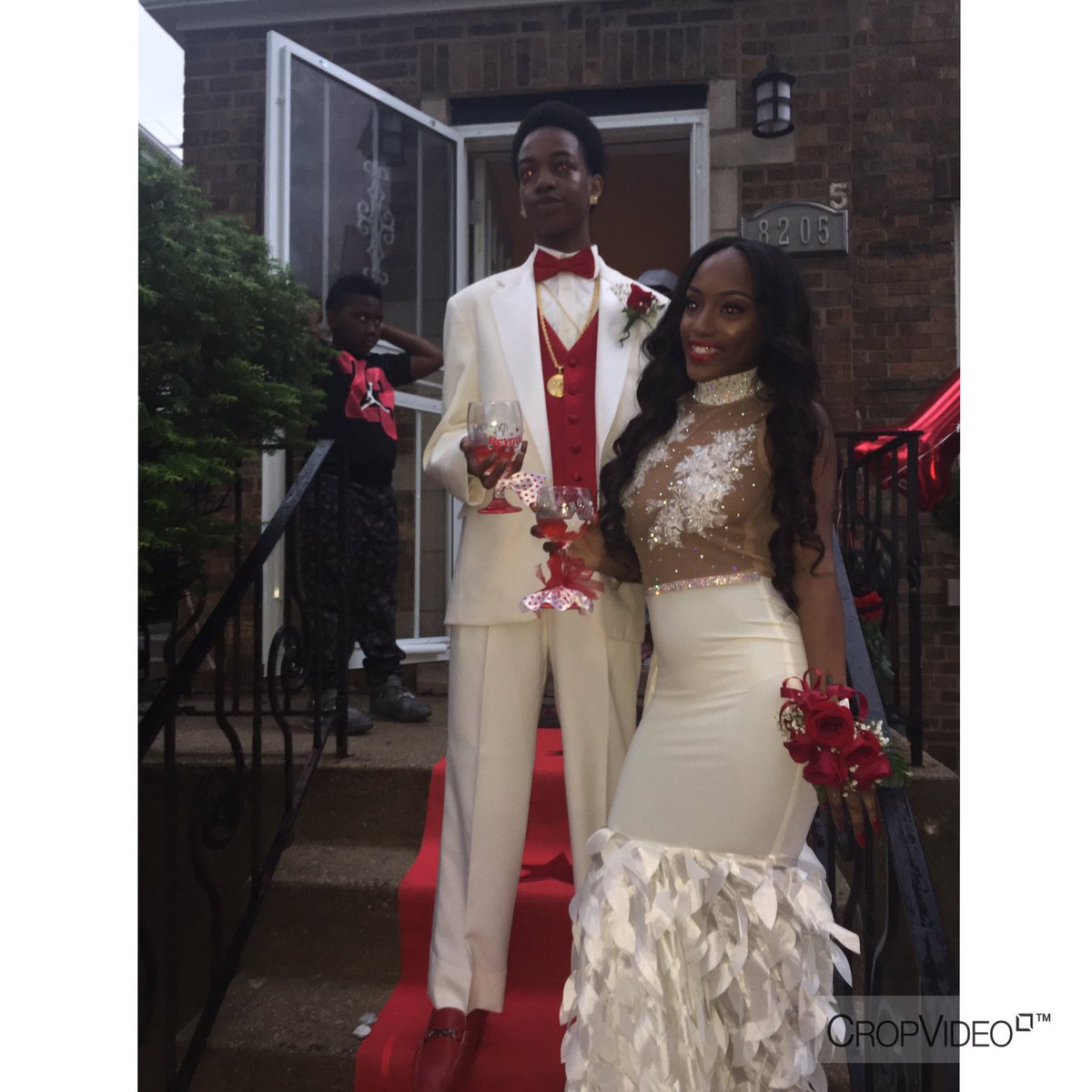 dakiyahdashae's tweet photo. Every hood nigga deserve him a pretty Barbie doll &amp; I'm yours❤ #Prom2k17 https://t.co/wHn0BZDDVH