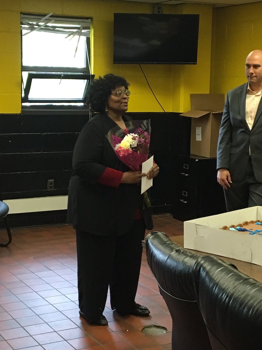 32 YEARS with <a href="/MeadowlandsUps/">UPSTeamMeadowlands</a> Congratulations ROS on a wonderful adventure- Enjoy retirement