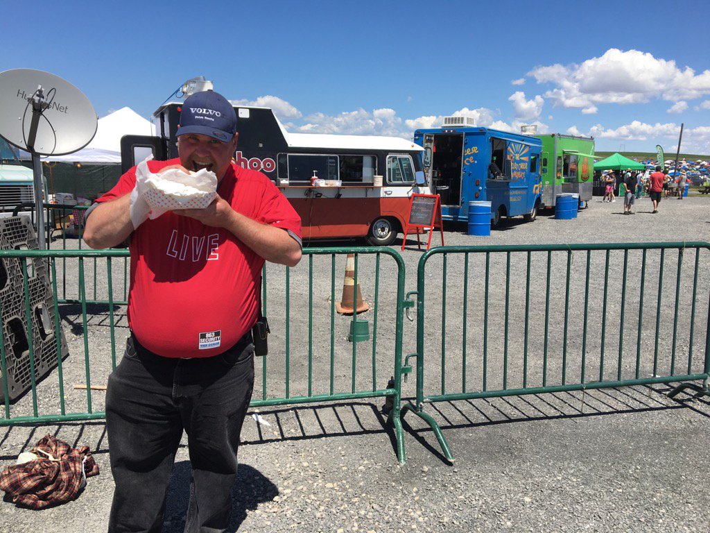 wafoodtrucks's tweet image. @TheGorge @Sasquatch #eatlocal gourmet #FoodTrucks @twentyonepilots 2nite! @Around_Seattle @seattlefoodie