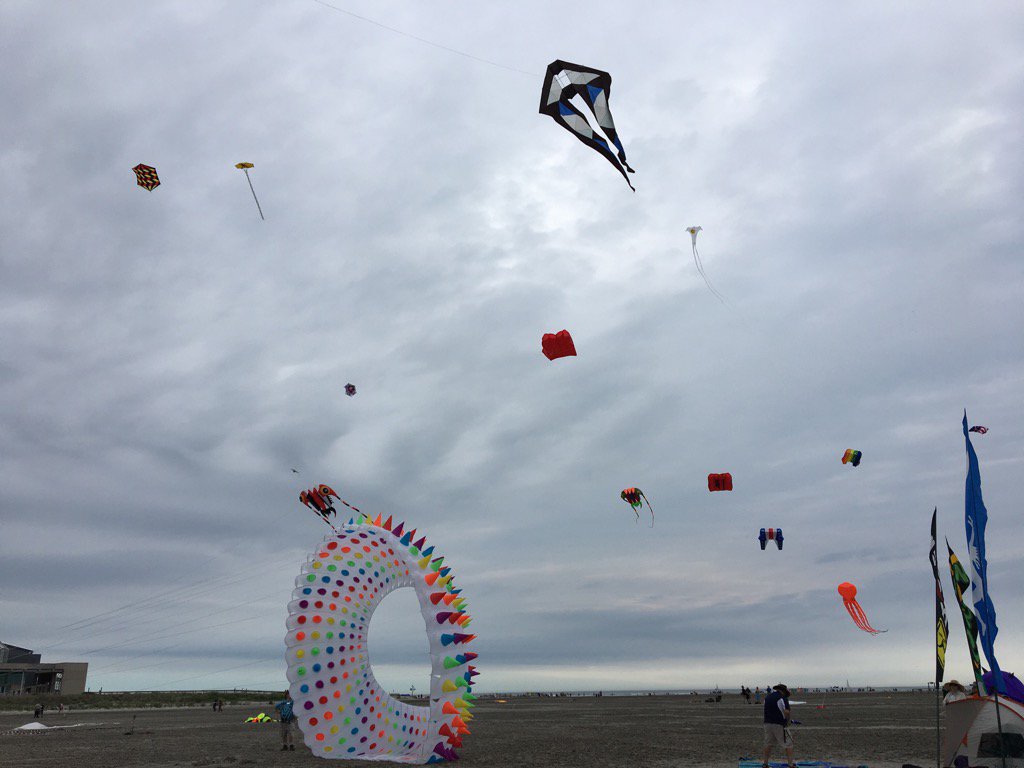 PhotogLori's tweet photo. PHOTOS of Wildwood International Kite Festival later on @njdotcom #WildwoodKites #FlyMarket #Wildwood #Jerseyshore https://t.co/eQYA7nD690