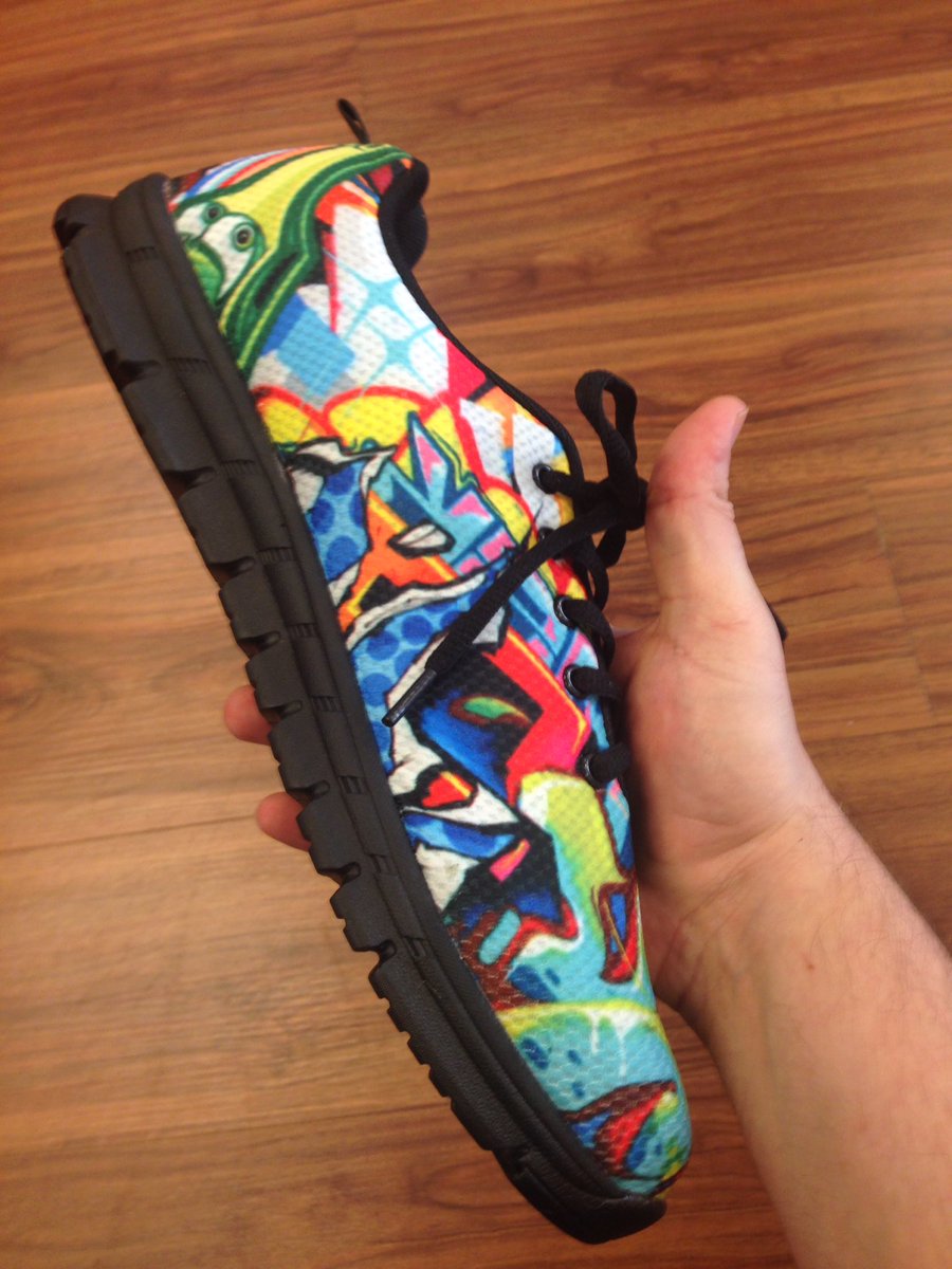 Bubble6customs's tweet photo. Launching June 1 ! #topsecret #area51 #bubble6 #ancientaliens #leak #classifed #prototype #shoegame #kiks #shoefie #shoefetish #shoes https://t.co/XR4oVnxDch